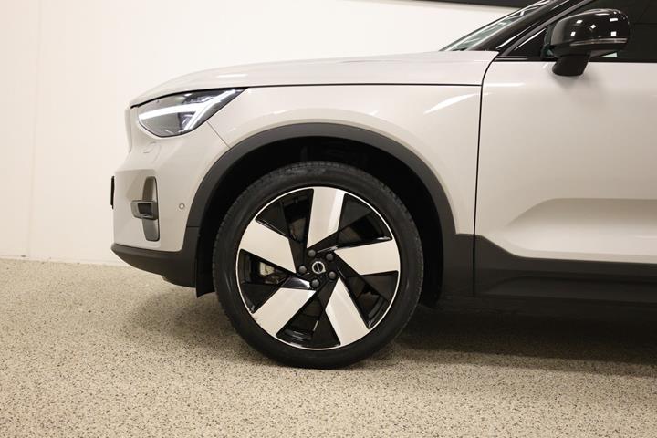 Grå Volvo C40 fra 2022