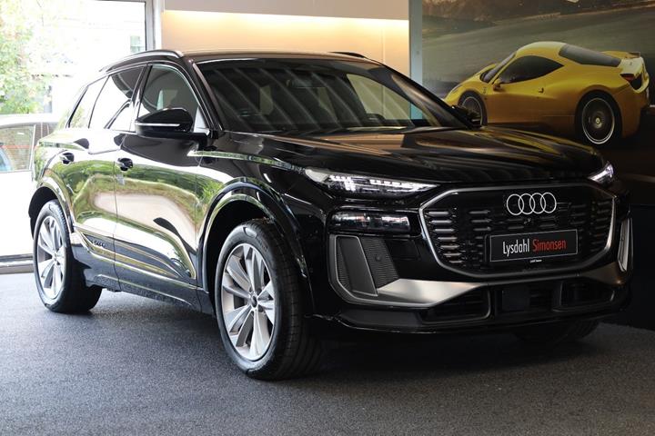 Sort Audi Q6 e-tron fra 2025