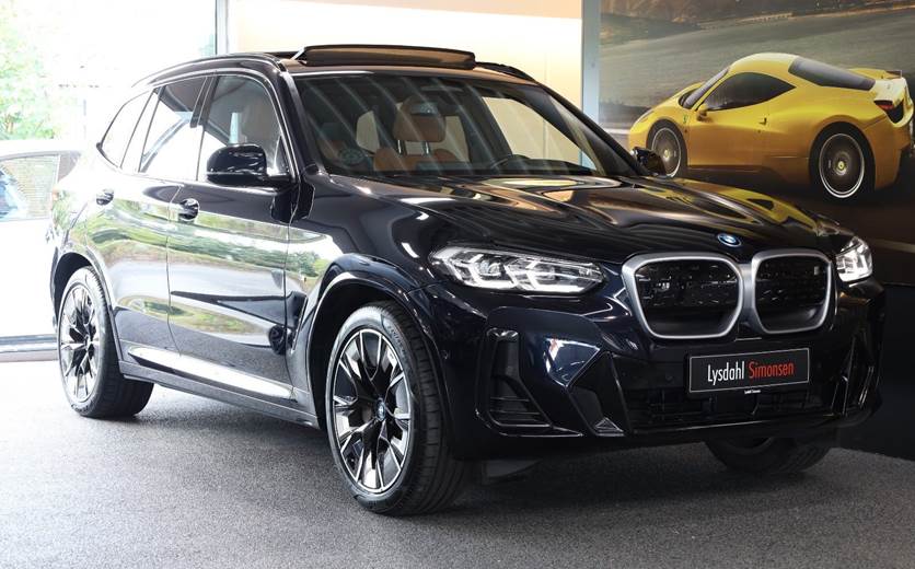 BMW iX3 Charged M-Sport