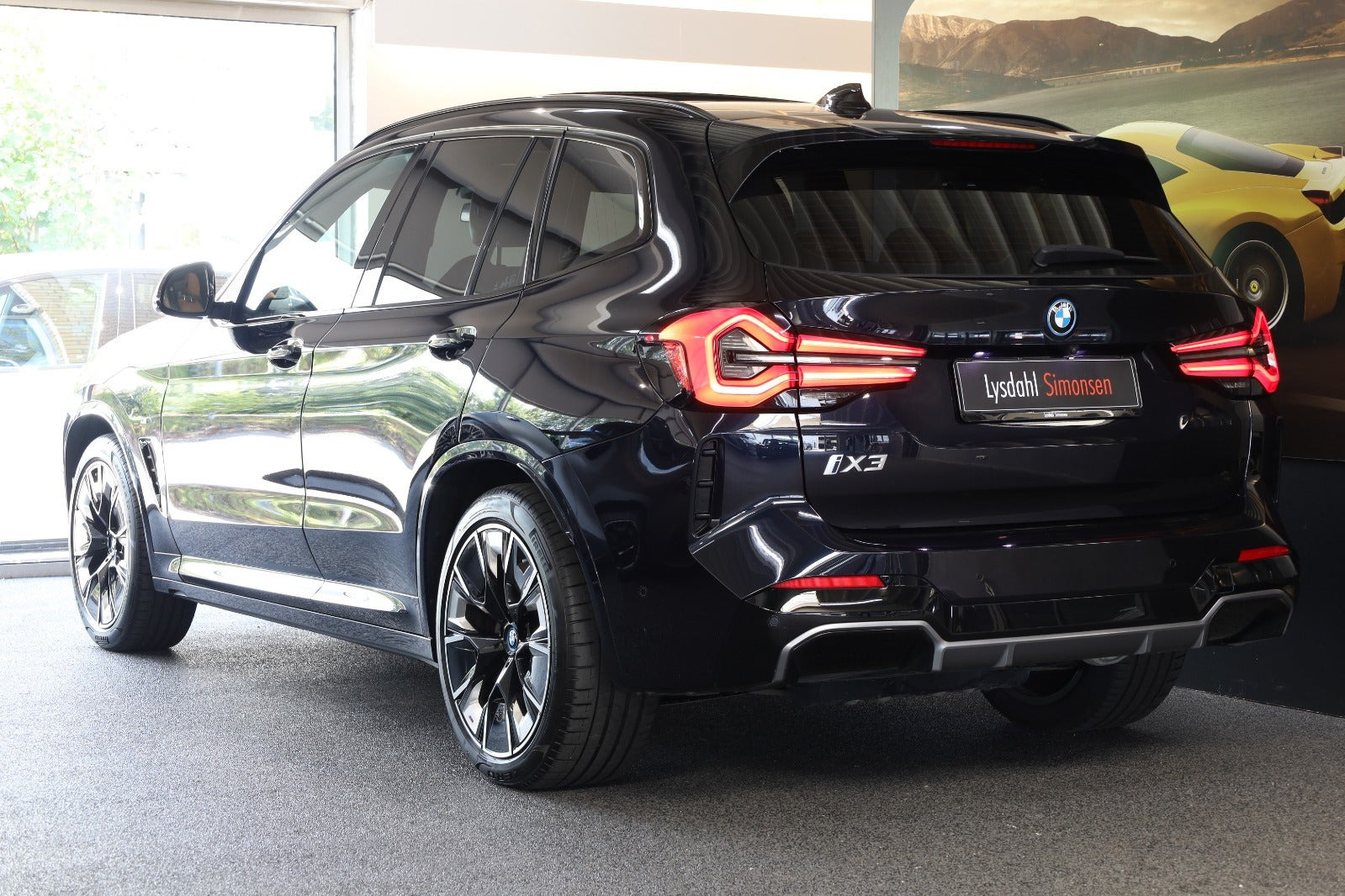 Sort BMW iX3 fra 2022