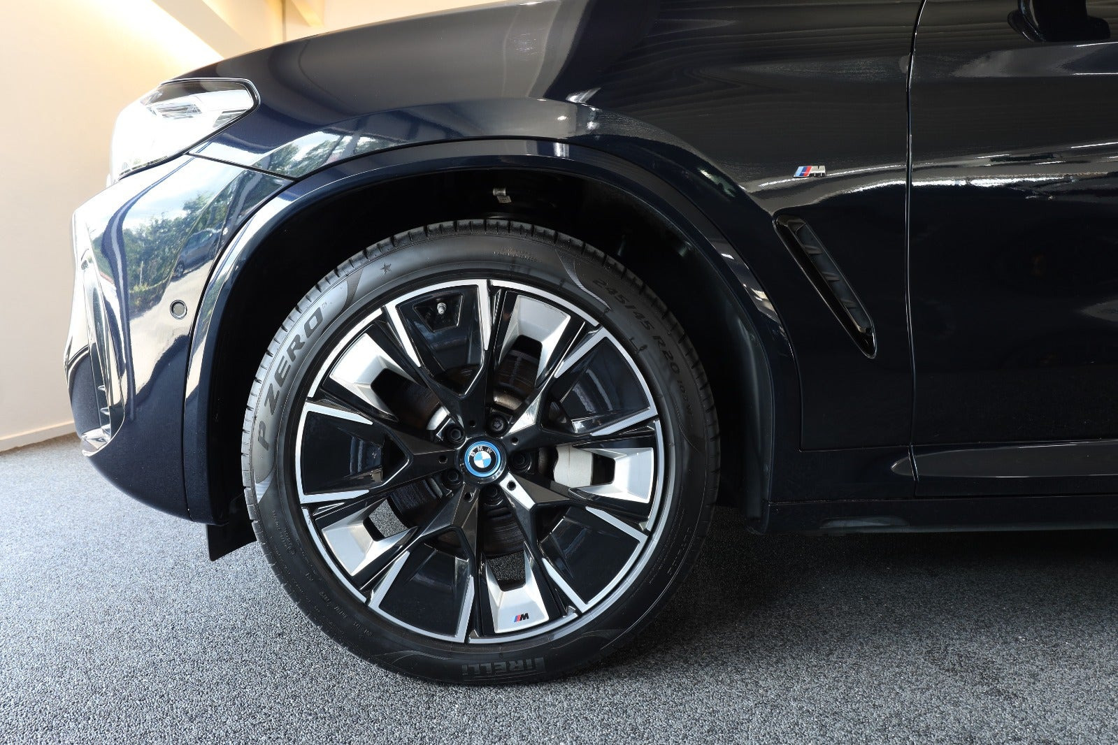 Sort BMW iX3 fra 2022
