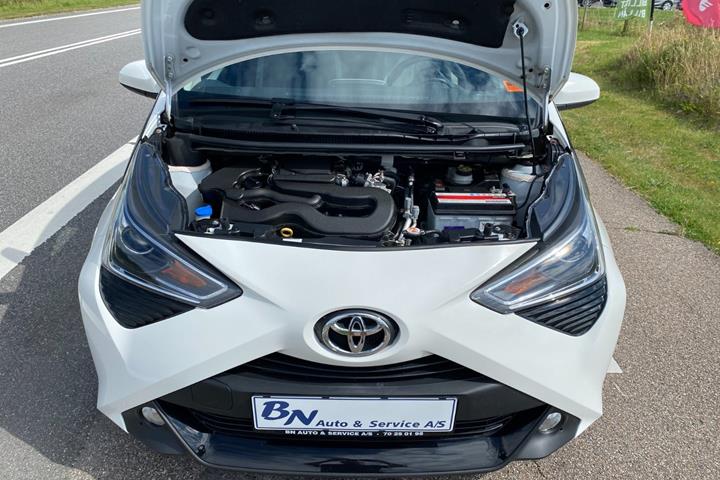 Hvid Toyota Aygo fra 2020