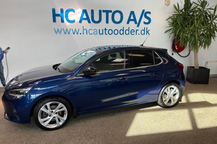Blå Opel Corsa fra 2020
