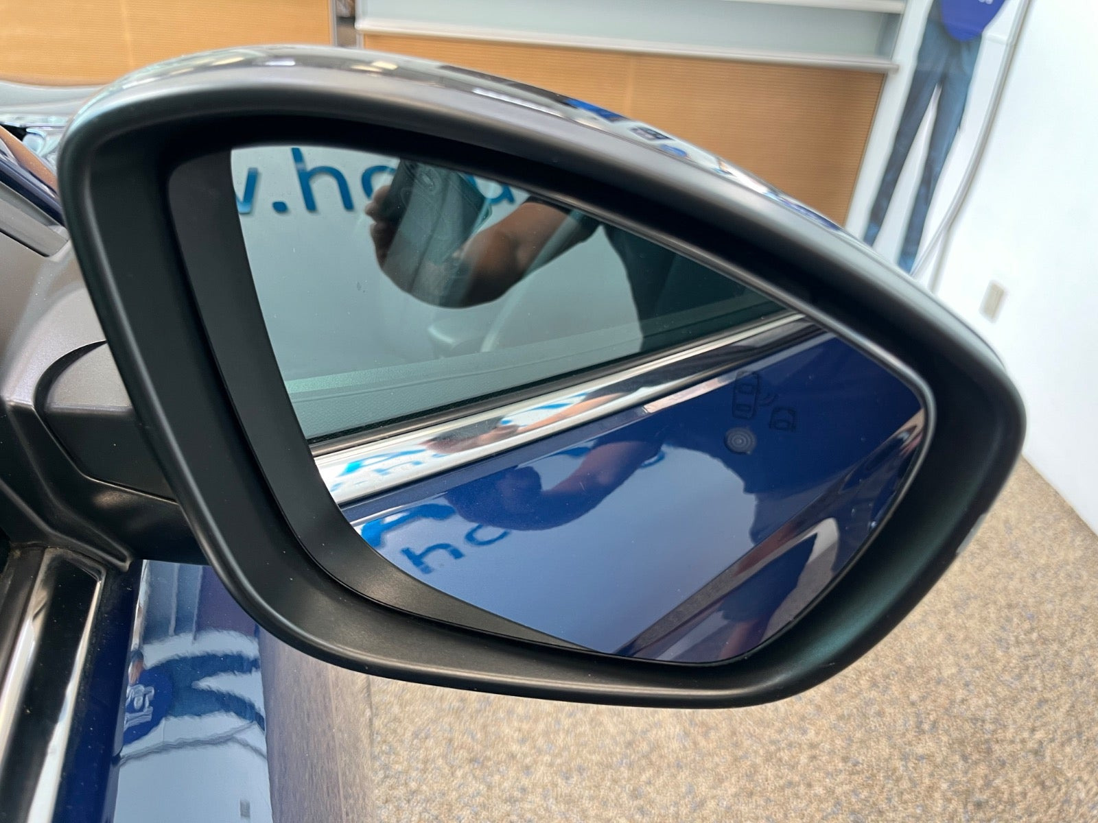 Blå Opel Corsa fra 2020