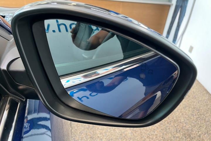 Blå Opel Corsa fra 2020