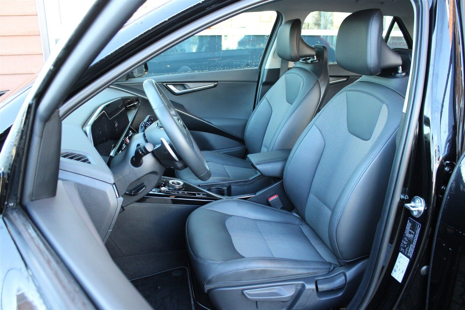 Sort Kia Niro fra 2024