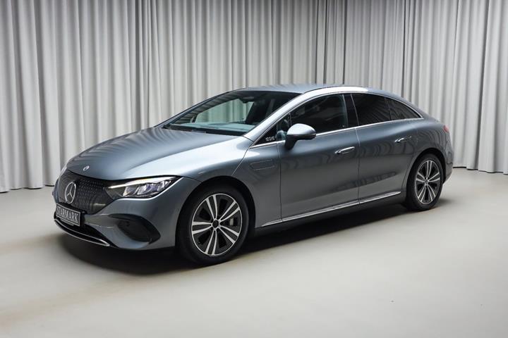 Grå Mercedes EQE350 fra 2024