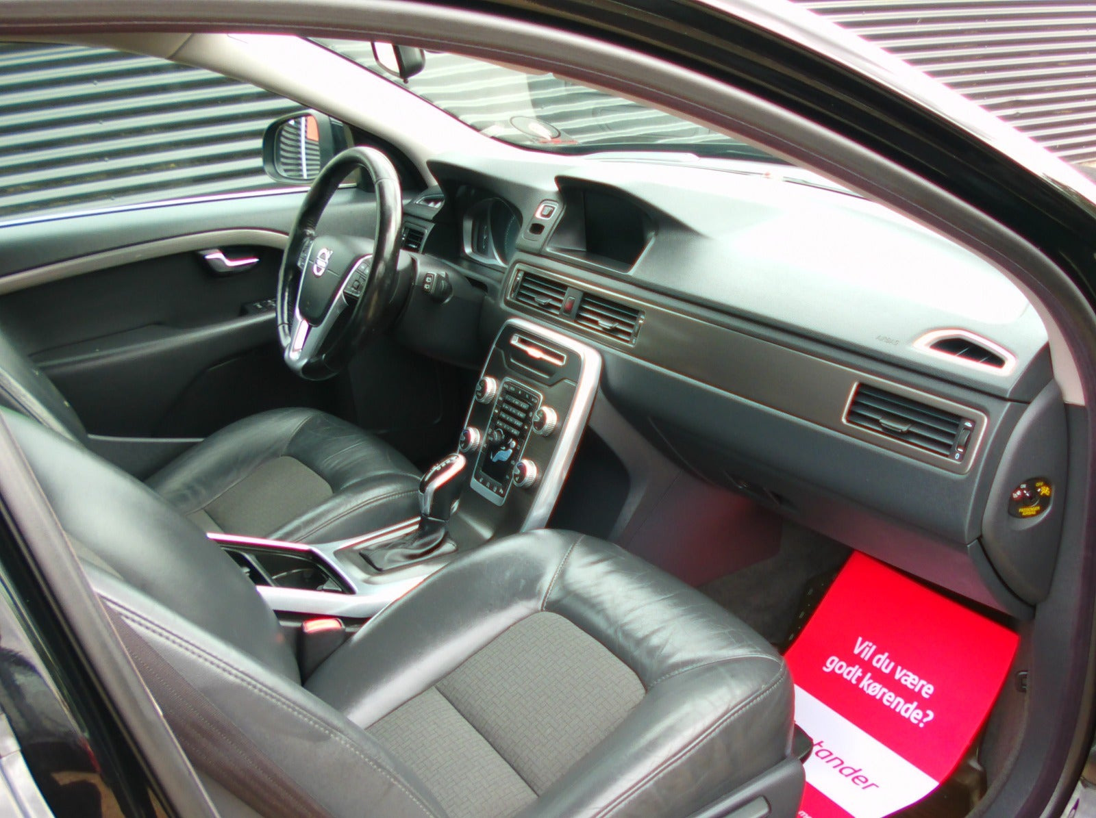 Sort Volvo V70 fra 2015