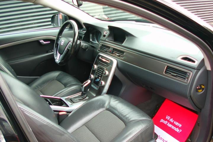 Sort Volvo V70 fra 2015