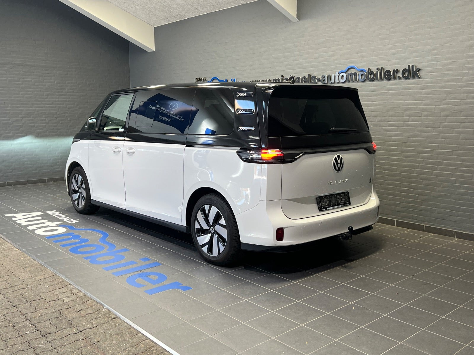 Hvid VW ID.Buzz fra 2025