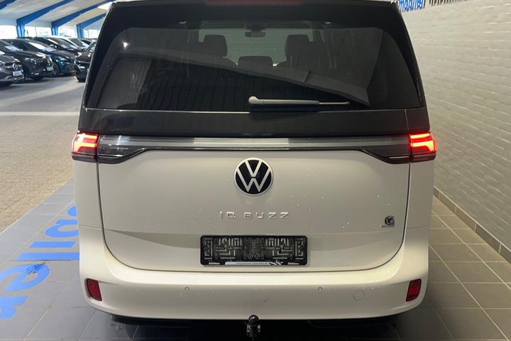 Hvid VW ID.Buzz fra 2025