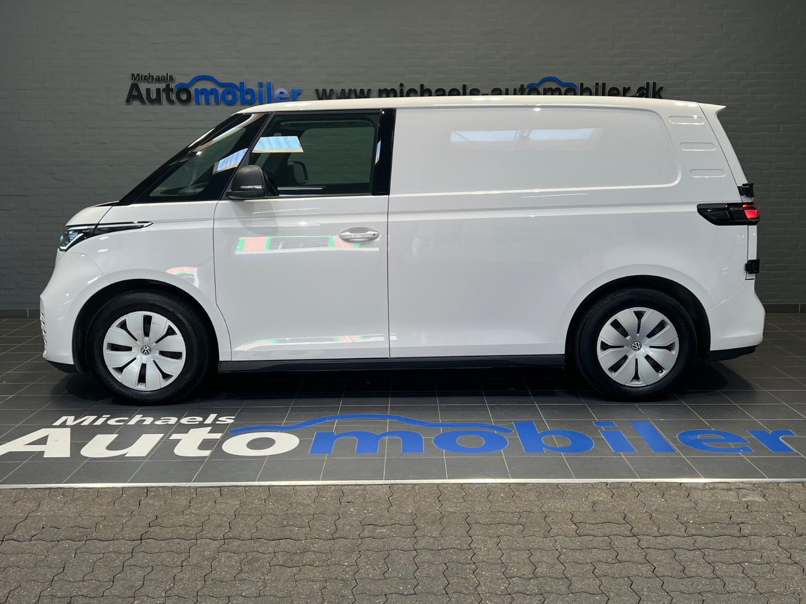 Hvid VW ID.Buzz fra 2023