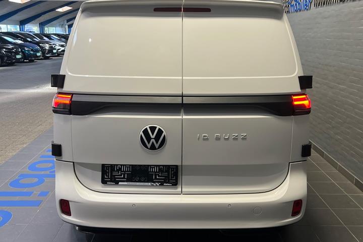 Hvid VW ID.Buzz fra 2023