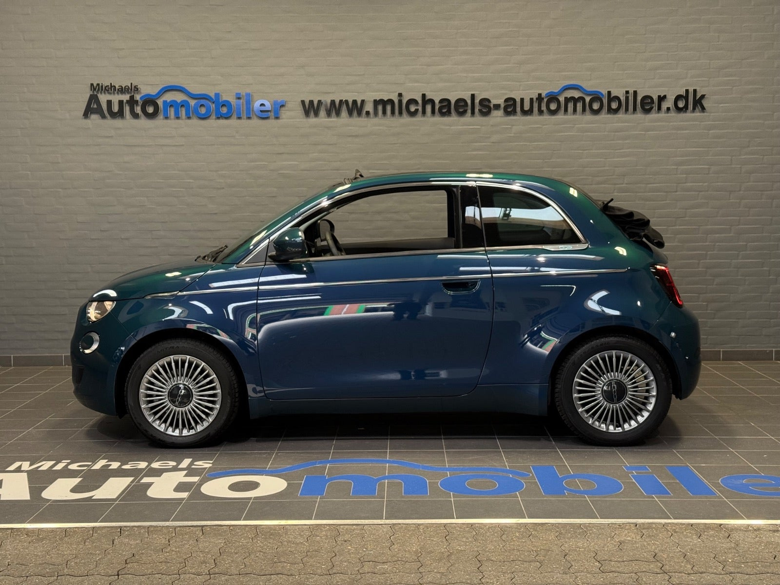 Grøn Fiat 500e fra 2023