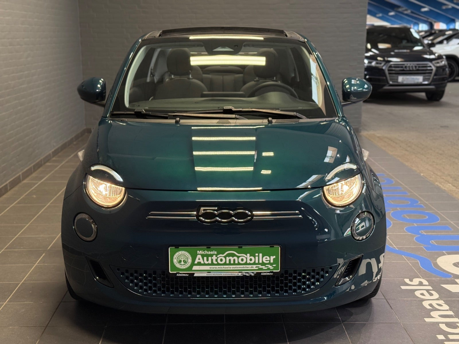 Grøn Fiat 500e fra 2023