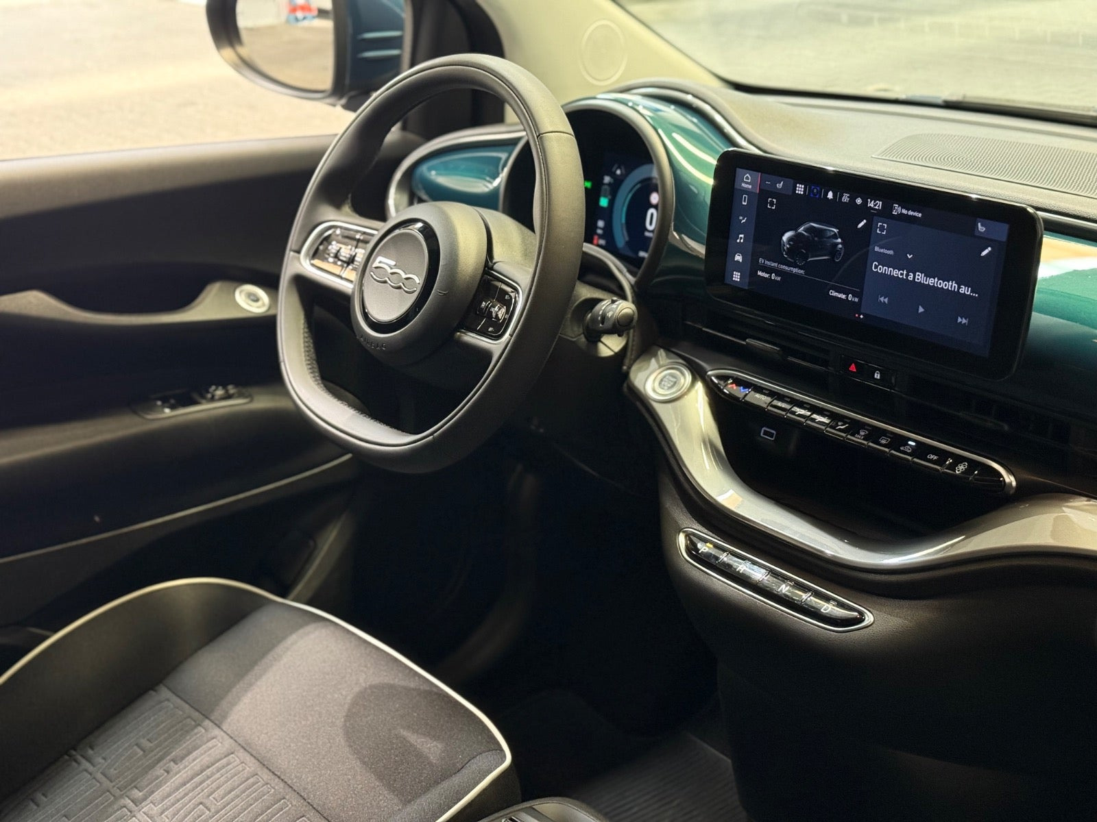 Grøn Fiat 500e fra 2023