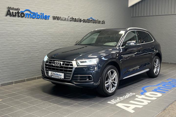 Blå Audi Q5 fra 2018 set udefra