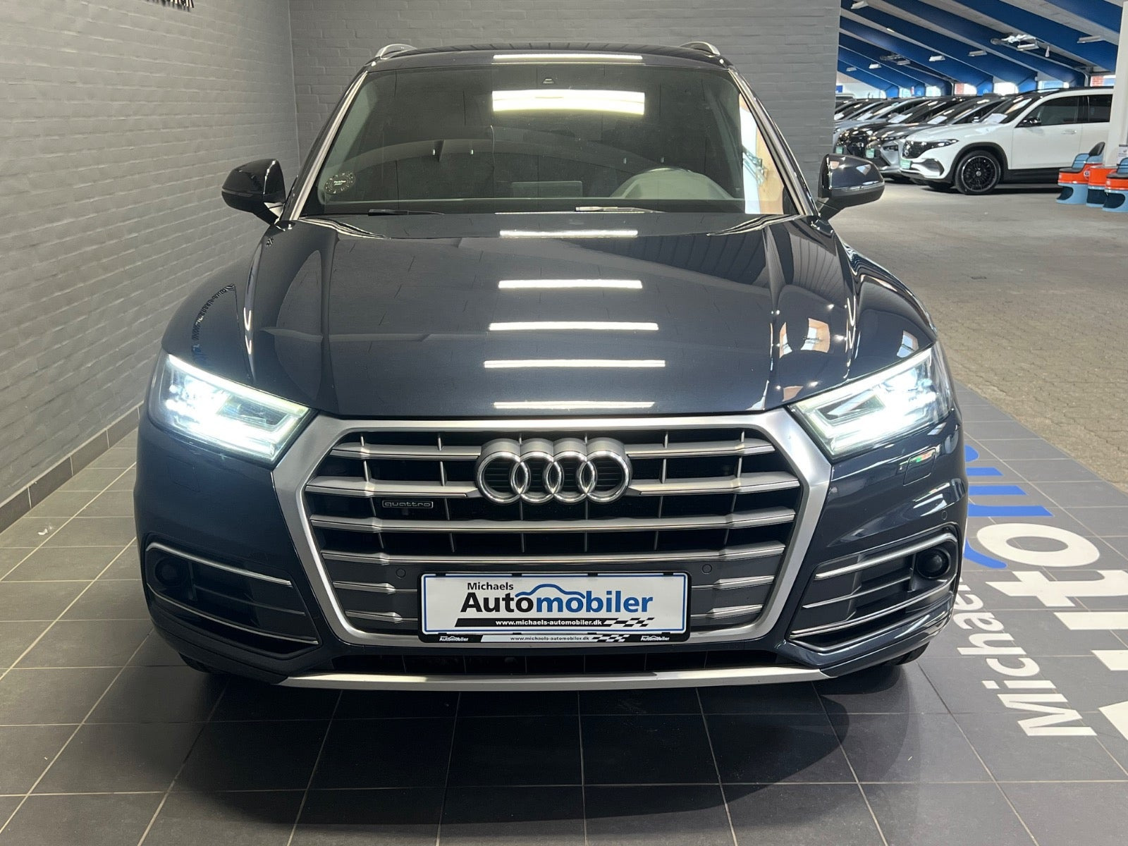 Blå Audi Q5 fra 2018