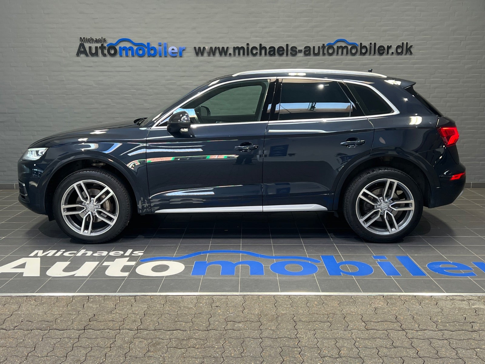 Blå Audi Q5 fra 2018