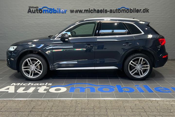Blå Audi Q5 fra 2018