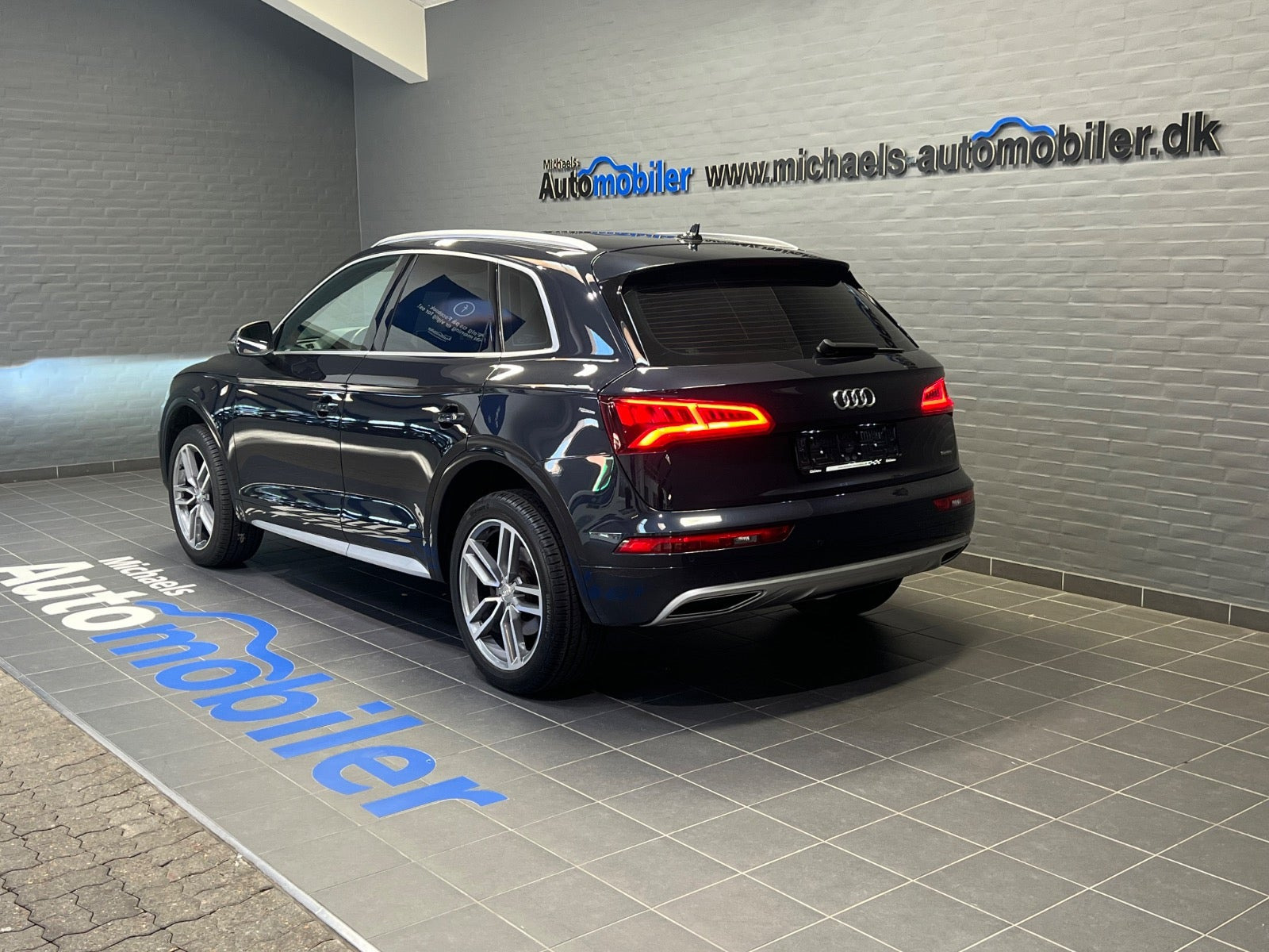Blå Audi Q5 fra 2018