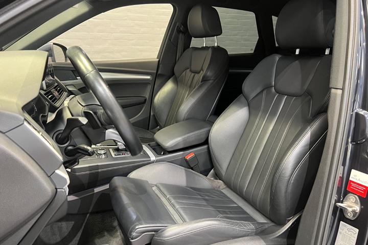 Blå Audi Q5 fra 2018