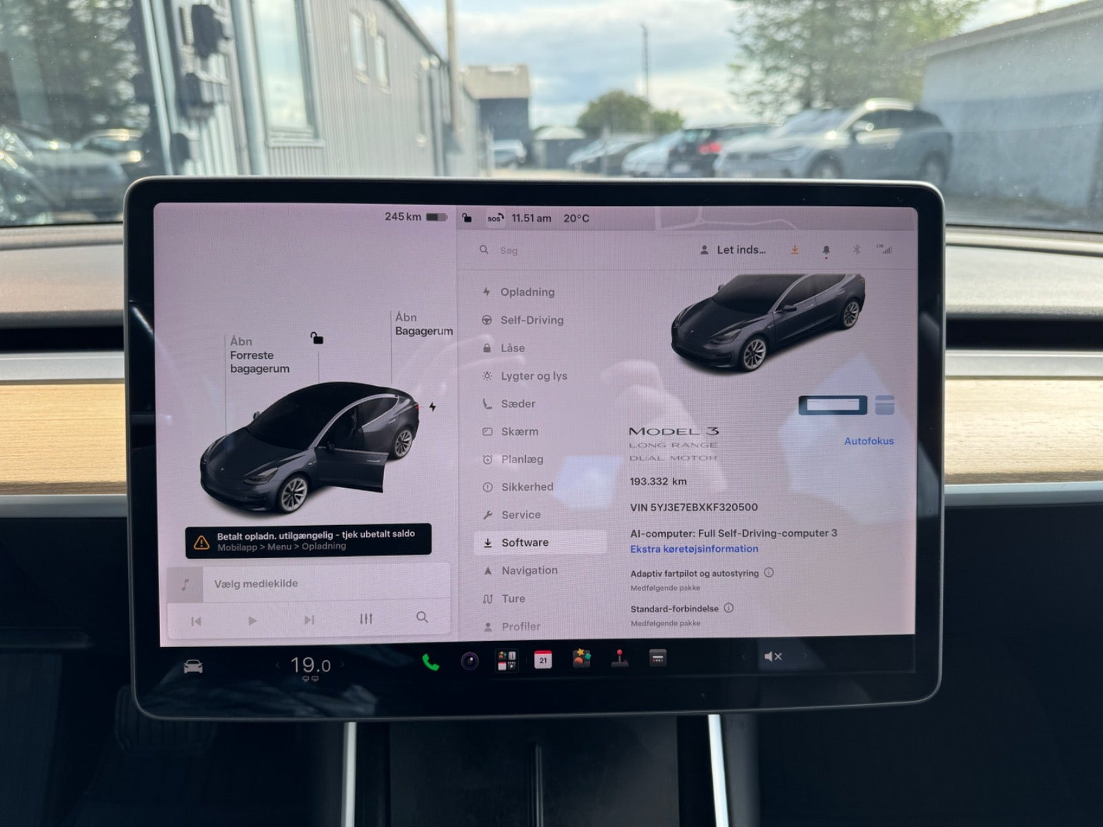 Grå Tesla Model 3 fra 2019