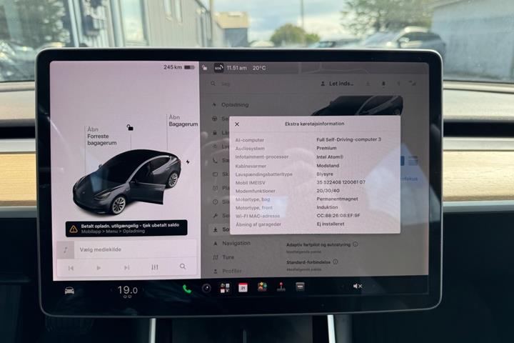 Grå Tesla Model 3 fra 2019