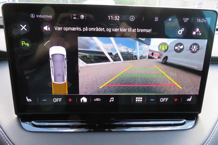 Grøn Skoda Enyaq fra 2023