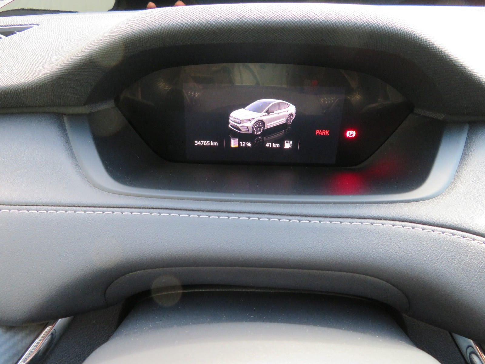 Grøn Skoda Enyaq fra 2023