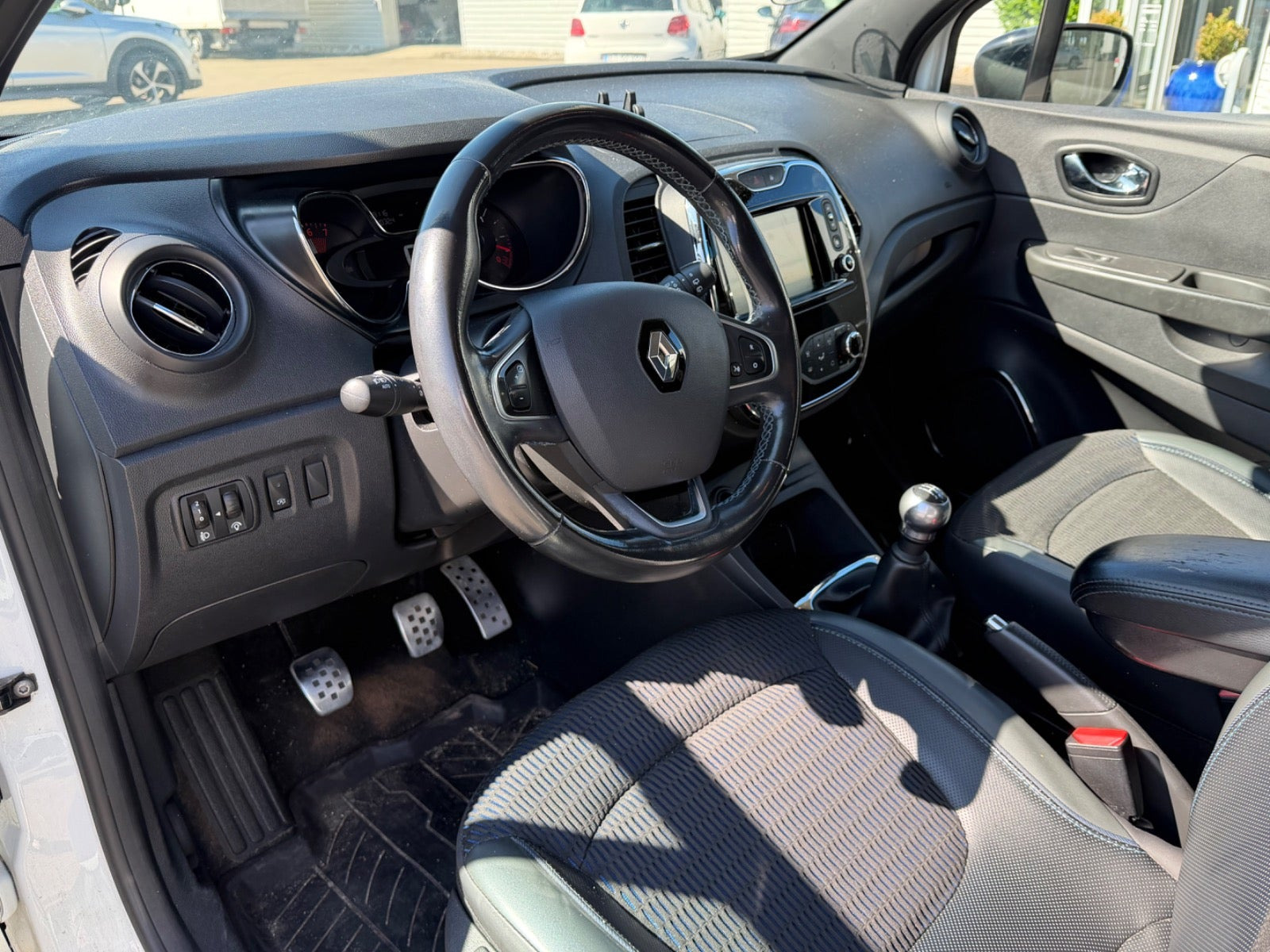 Hvid Renault Captur fra 2017