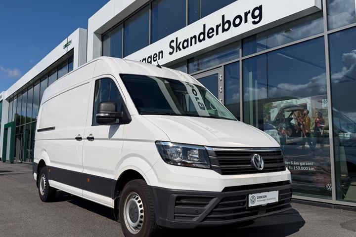 Gul VW Crafter 35 fra 2022