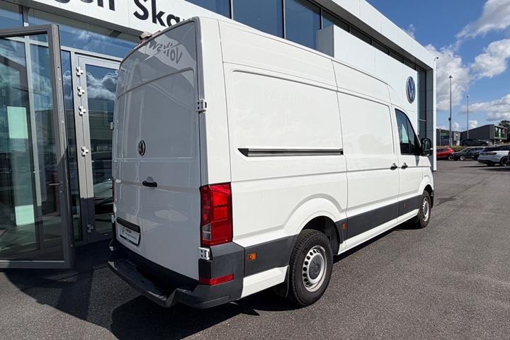 Gul VW Crafter 35 fra 2022