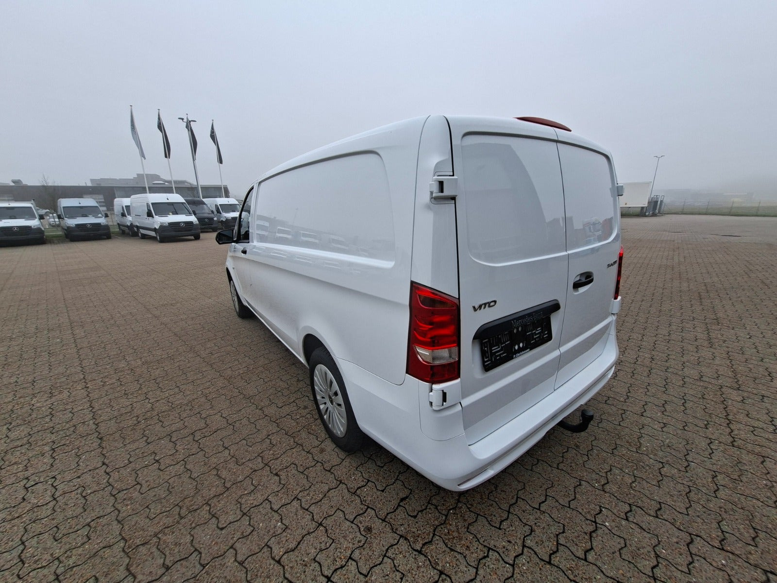 Hvid Mercedes Vito 114 fra 2024