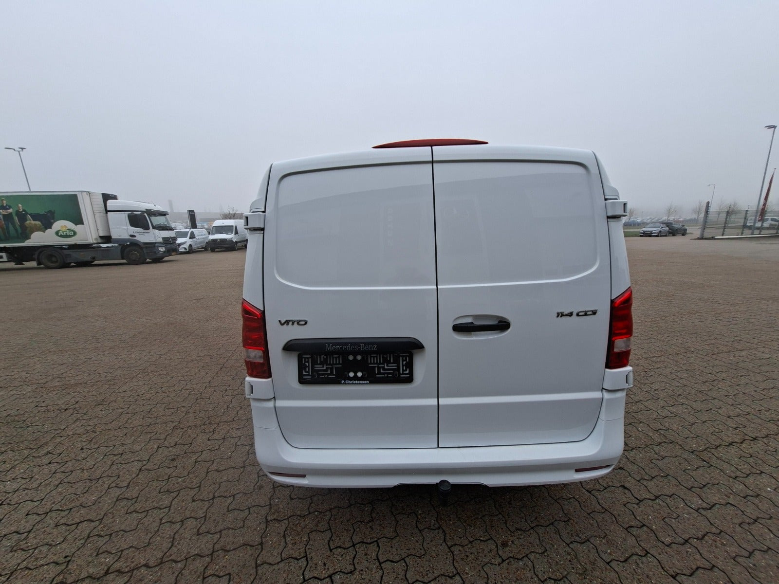 Hvid Mercedes Vito 114 fra 2024