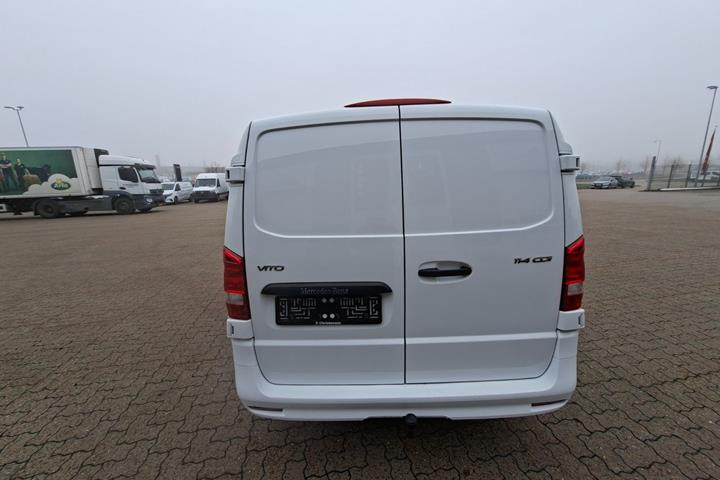 Hvid Mercedes Vito 114 fra 2024
