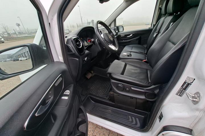 Hvid Mercedes Vito 114 fra 2024