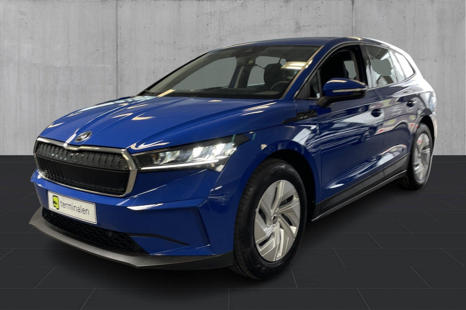 Blå Skoda Enyaq fra 2022