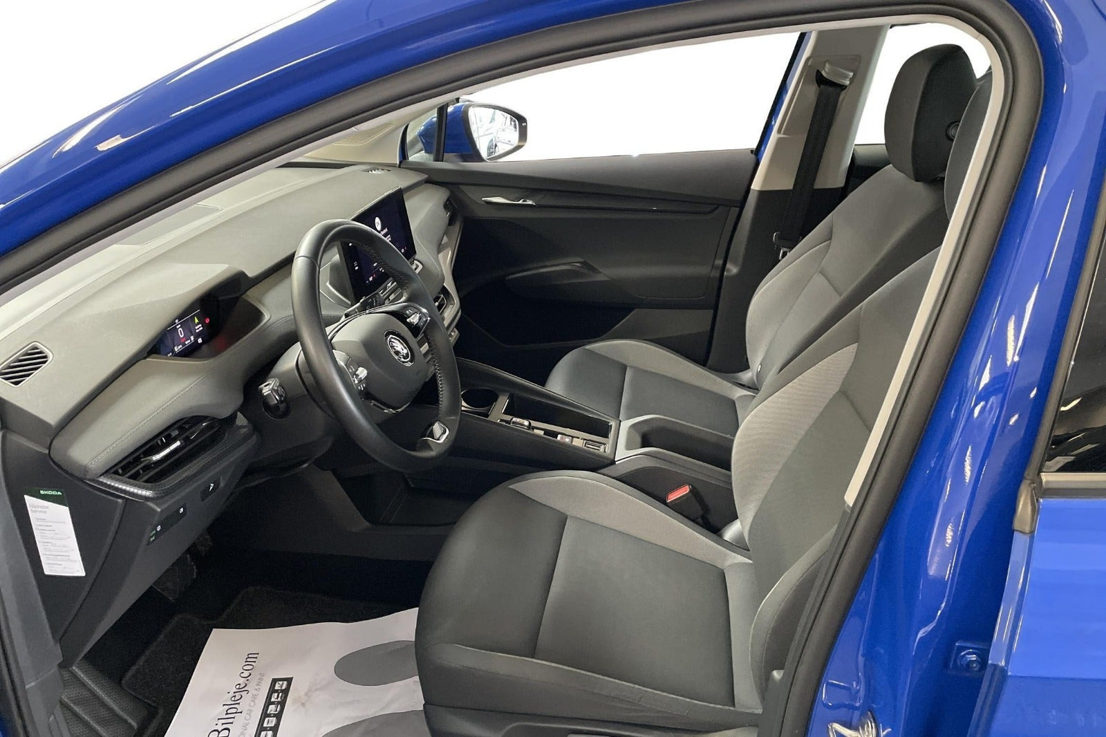 Blå Skoda Enyaq fra 2022