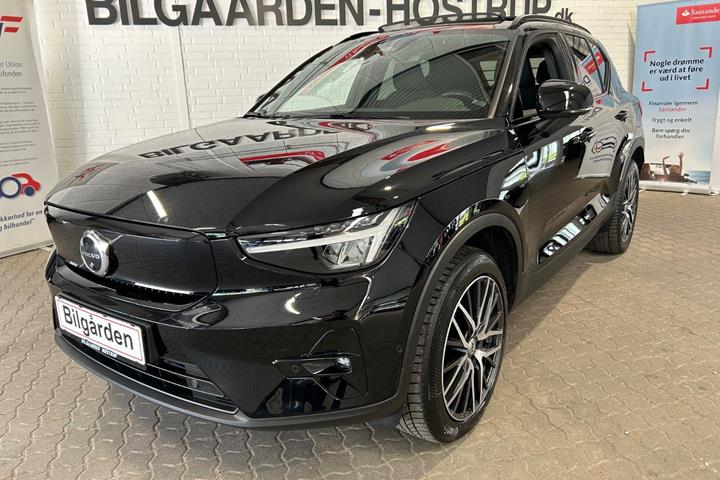 Sort Volvo XC40 fra 2023 set udefra