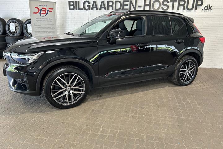 Sort Volvo XC40 fra 2023
