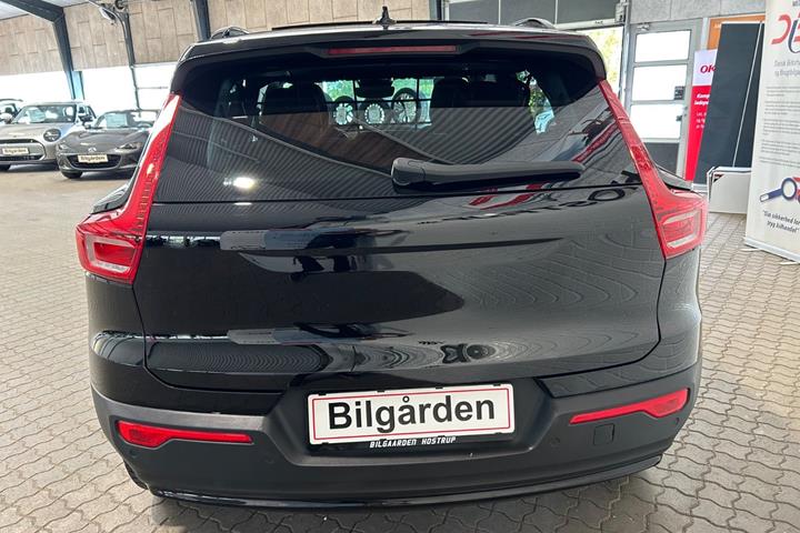 Sort Volvo XC40 fra 2023