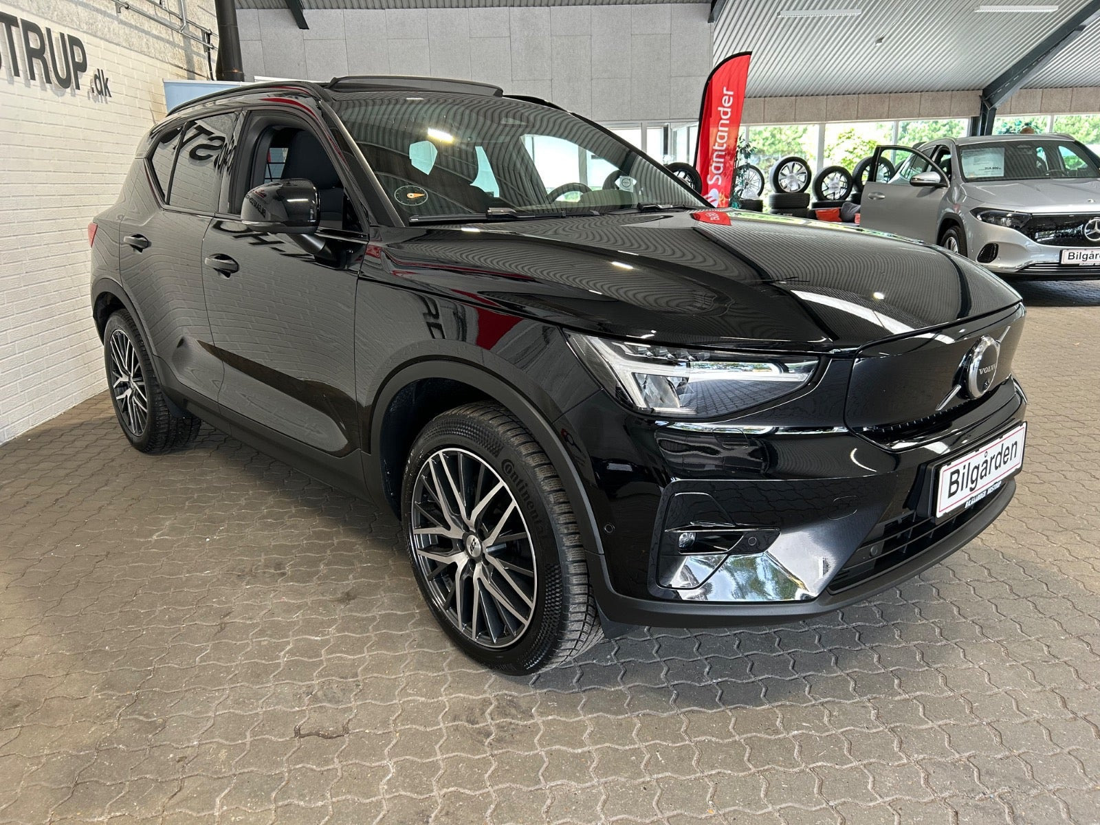 Sort Volvo XC40 fra 2023