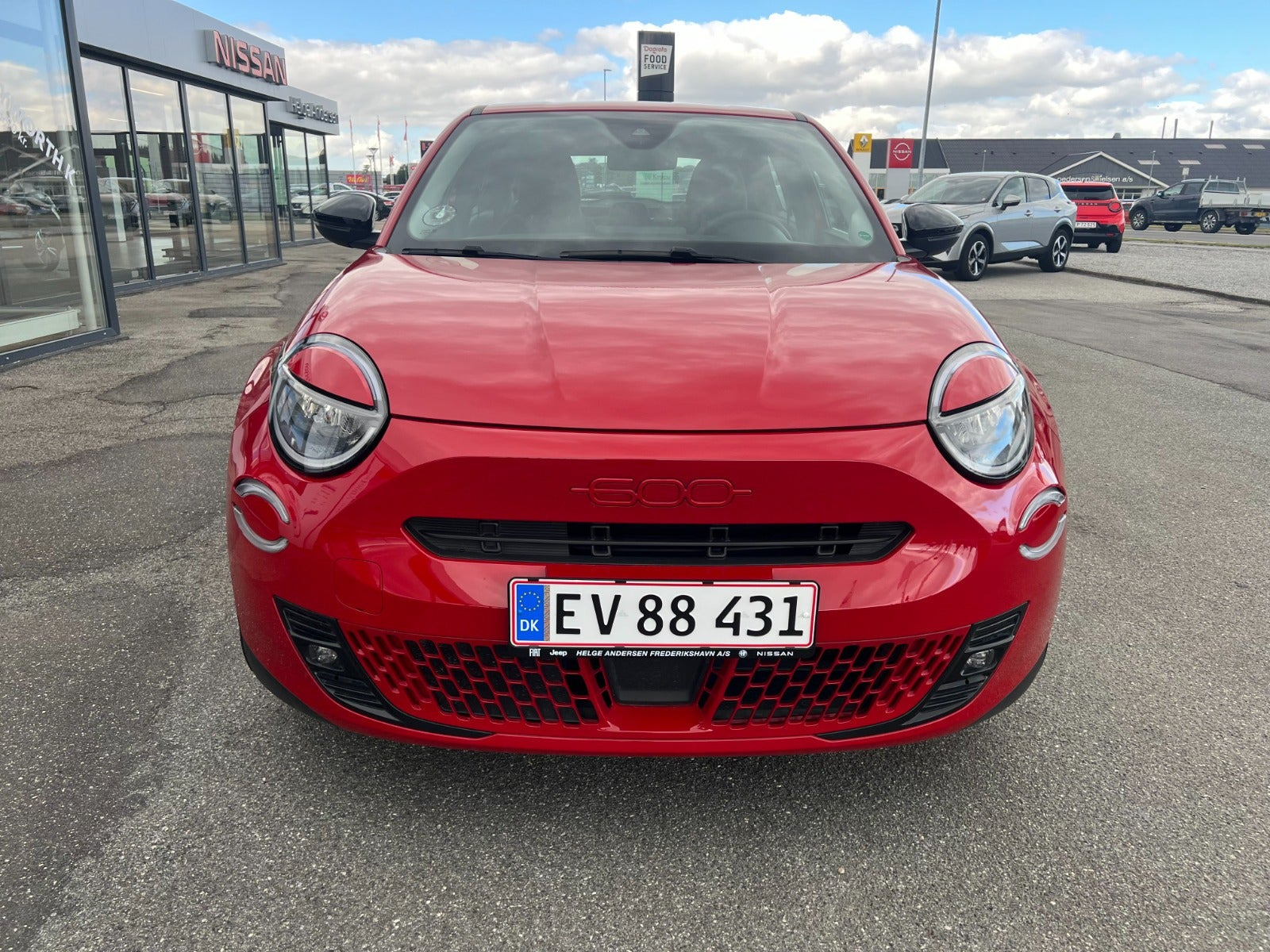 Rød Fiat 600e fra 2024