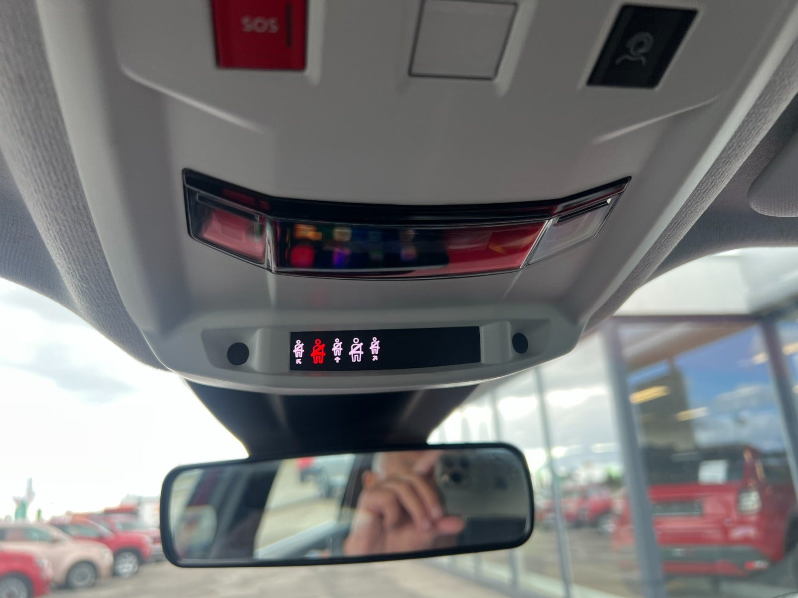 Rød Fiat 600e fra 2024