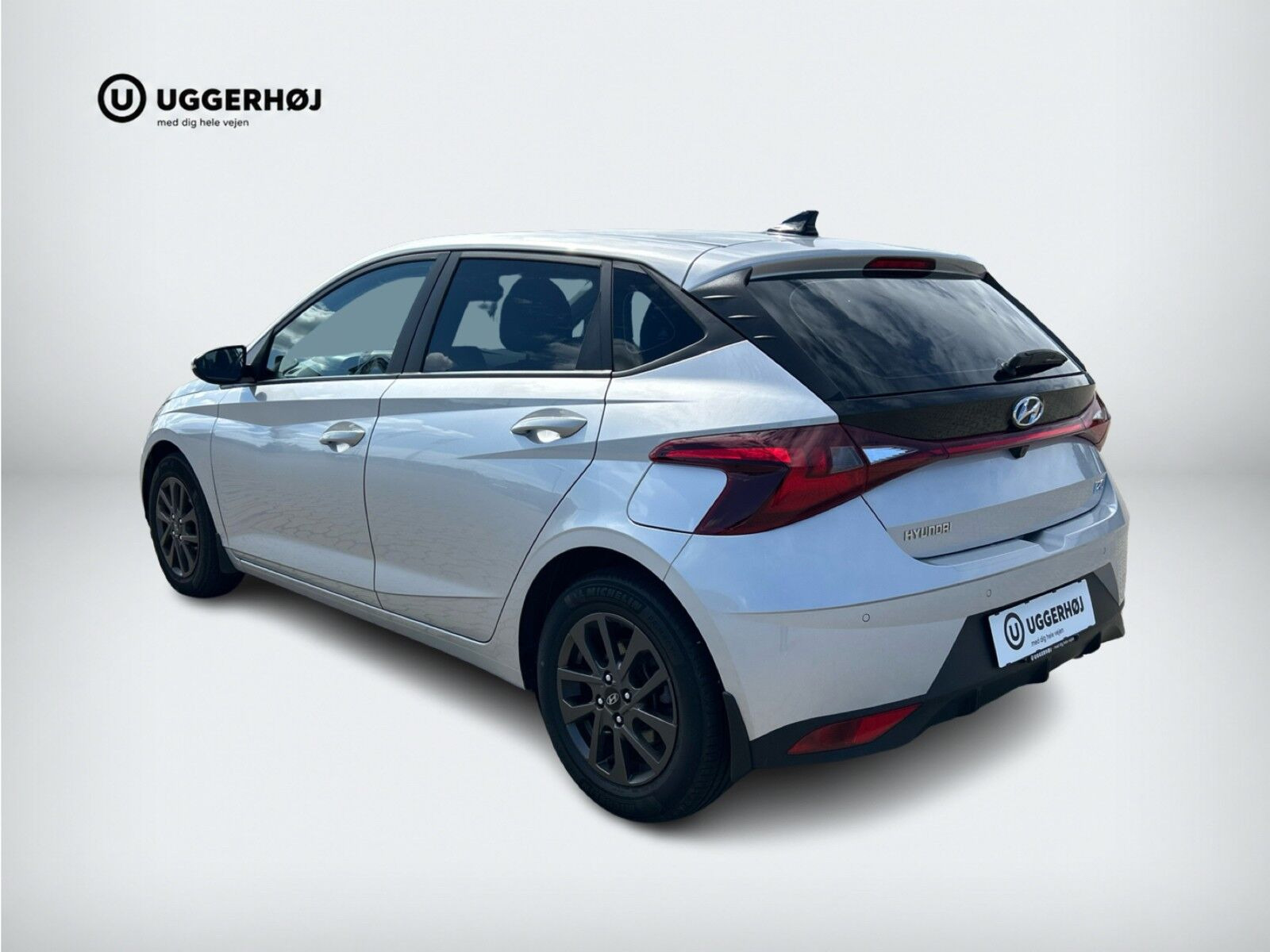 Grå Hyundai i20 fra 2022