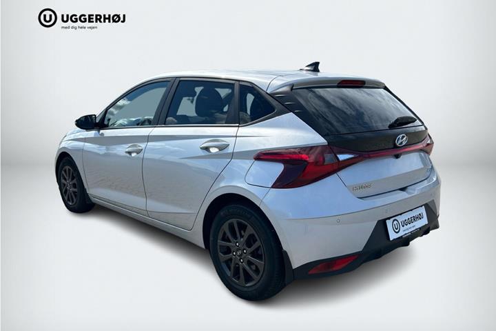 Grå Hyundai i20 fra 2022