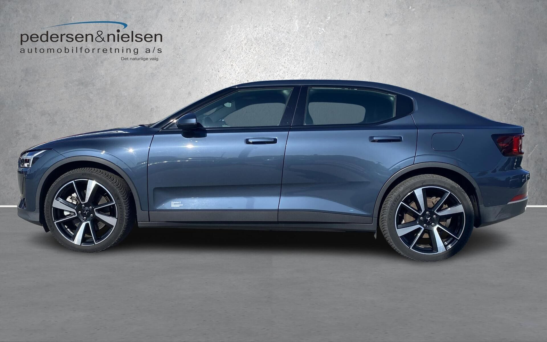 Sort Polestar 2 fra 2023