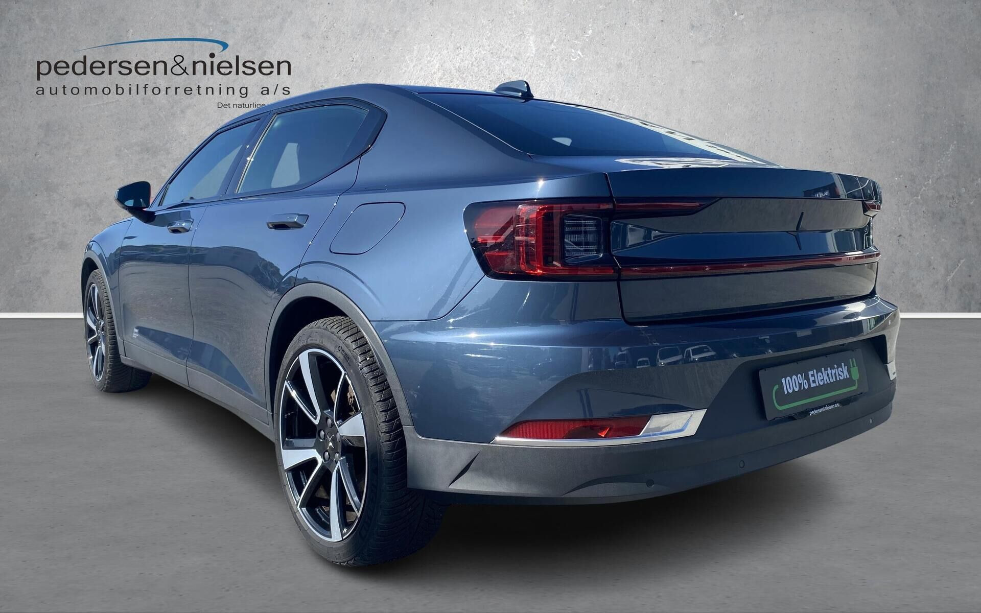 Sort Polestar 2 fra 2023