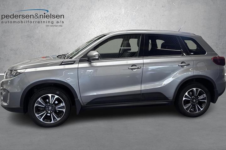 Grå Suzuki Vitara fra 2021